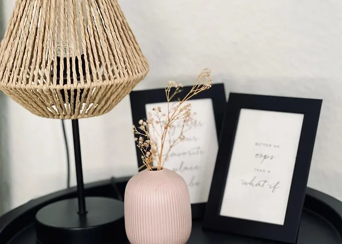 公寓 Welcome In - Ferienwohnung Mit Terrasse 波鸿